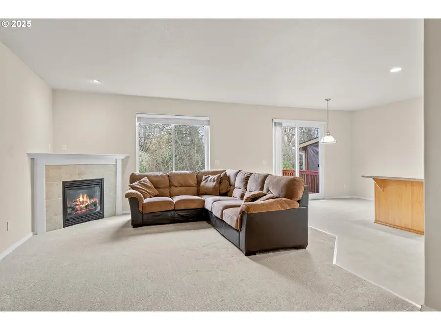 6341 SE Kensington St, Hillsboro, OR 97123 - Image #2