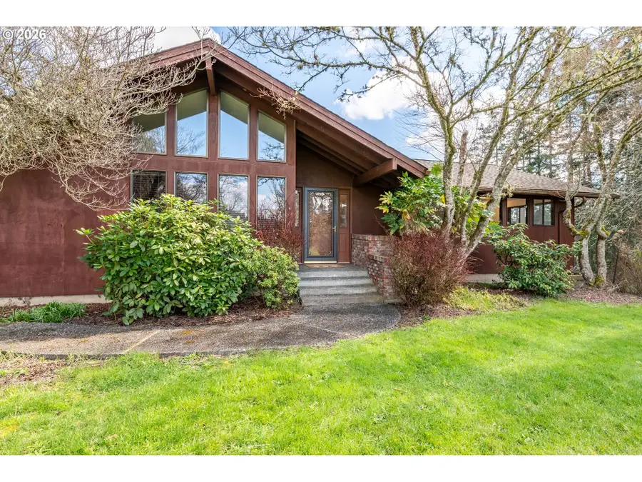 2366 Seminary Hill Rd, Centralia, WA 98531 - #2