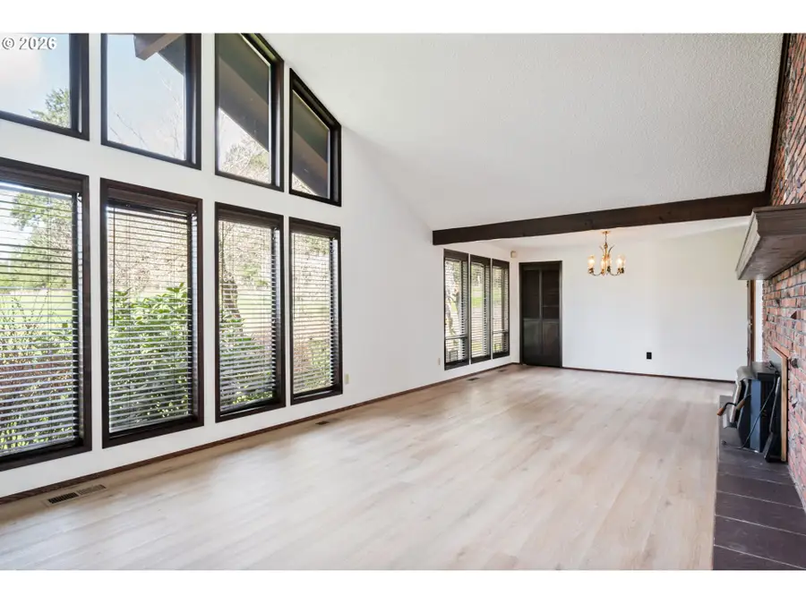 2366 Seminary Hill Rd, Centralia, WA 98531 - #3