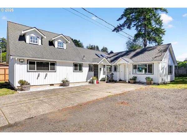 1495 Teakwood Ave, CoosBay, OR 97420