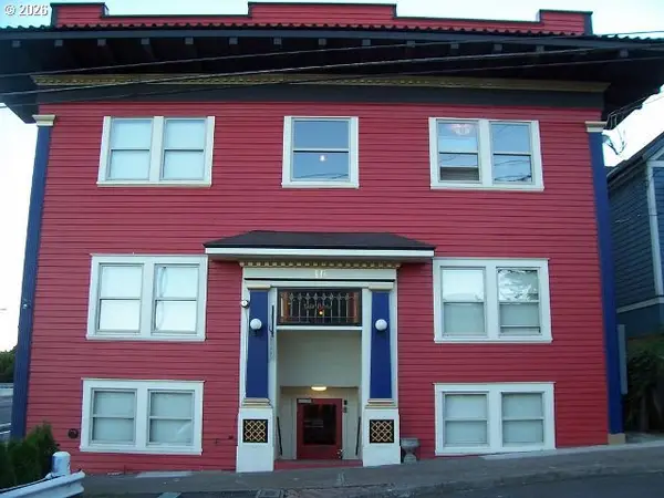 16 SW Porter St Sw, Portland, OR 97201
