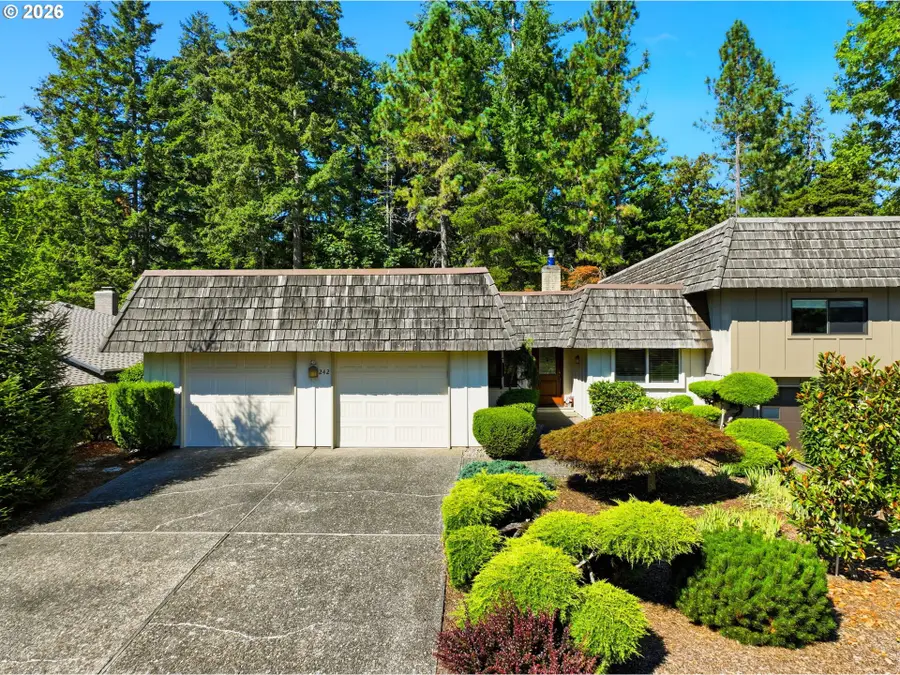 242 Greenridge Dr, Lake Oswego, OR 97035 - #3