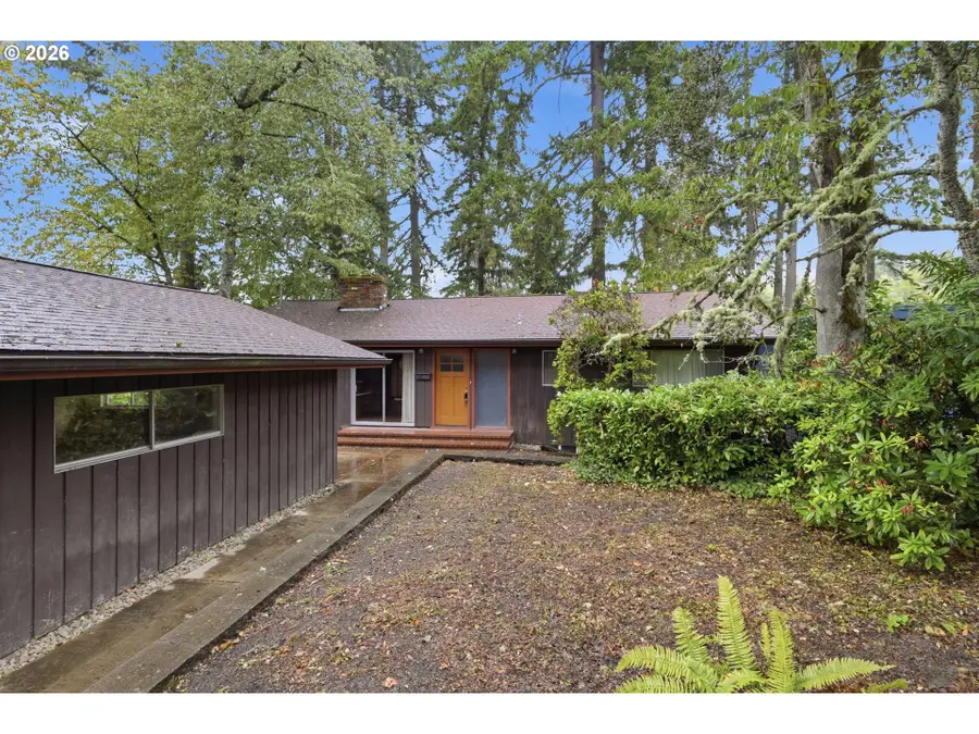 2041 E 26th Ave, Eugene, OR 97403 - #3