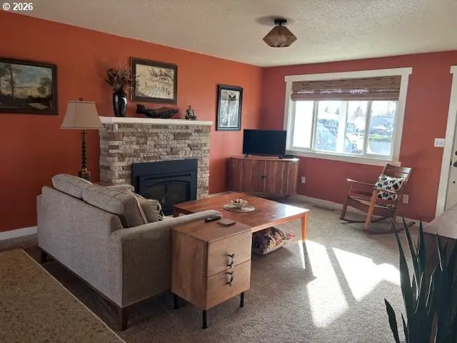 2130 Umpqua Rd, Woodburn, OR 97071 - #3