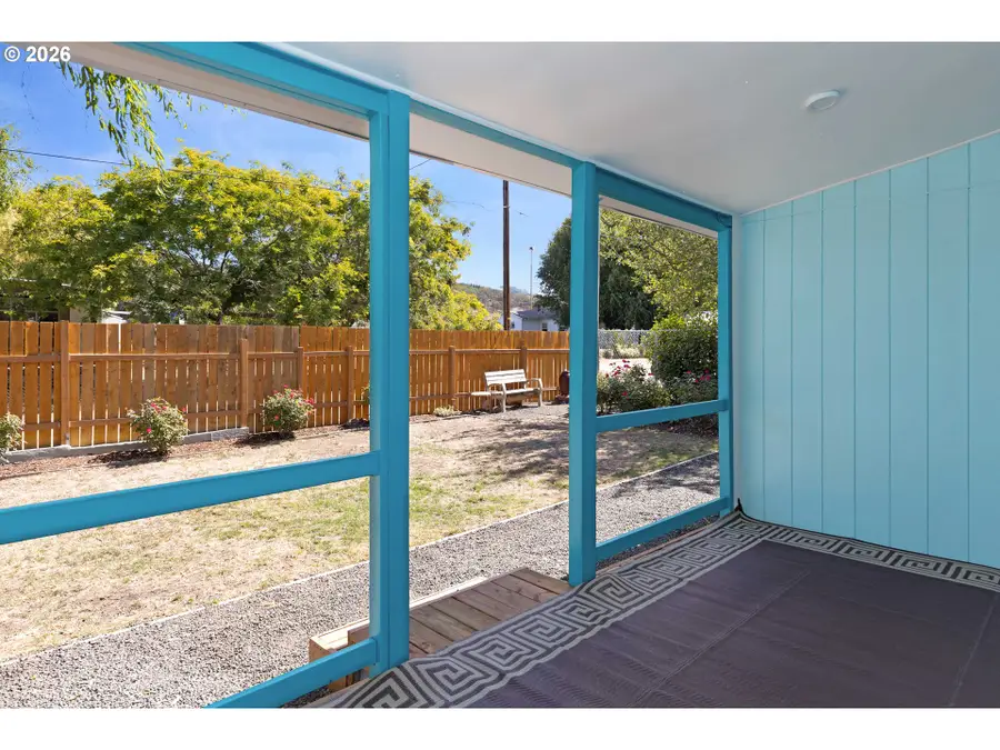 136 Sisters Ln, Roseburg, OR 97471 - #3