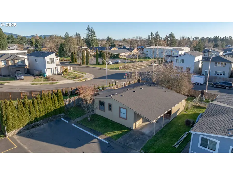 301 E Columbia Dr #8, Newberg, OR 97132 - Image #3