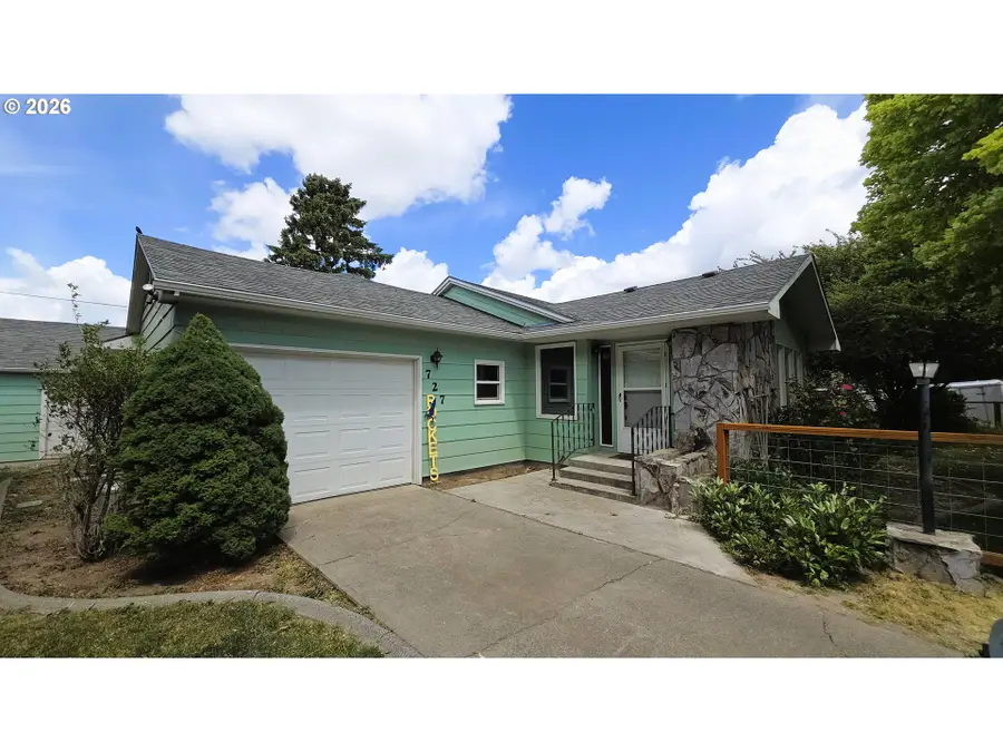 727 NE Hickory St, Pilot Rock, OR 97868 - #2