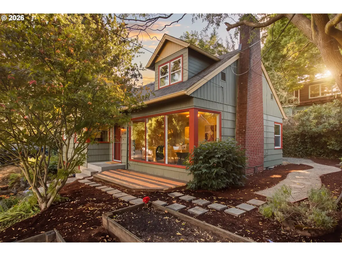 2760 Emerald St, Eugene, OR 97403 - #1