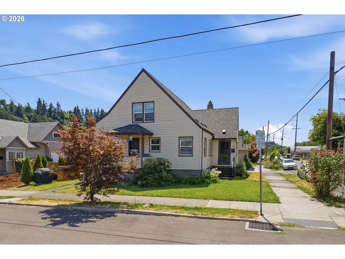 320 High St, Oregon City, OR 97045 - #1