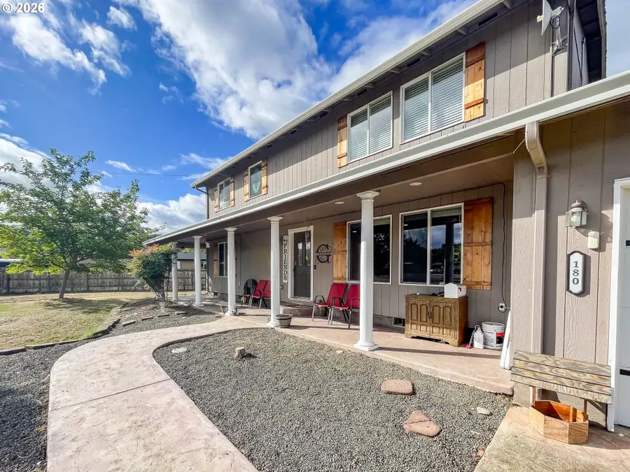 180 Twin Springs Ln, Roseburg, OR 97470 - #3