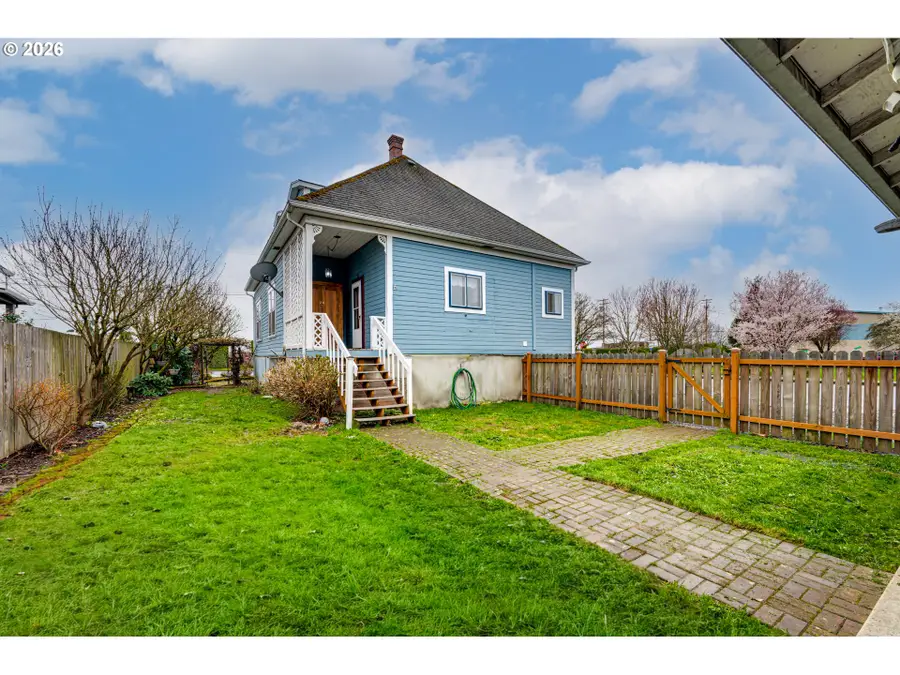 656 Davidson Ave, Woodland, WA 98674 - #3