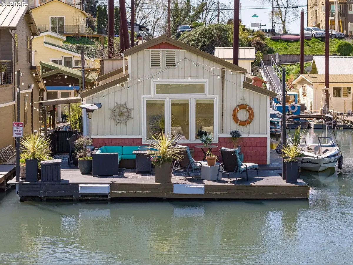 209 N Bridgeton Rd, Portland, OR 97217 - #1