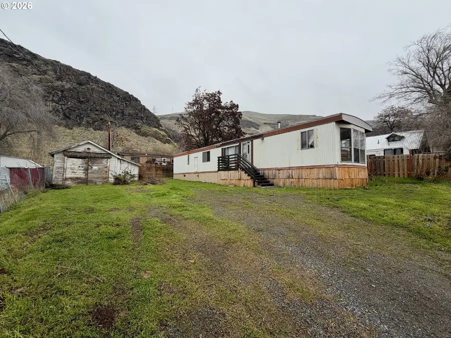217 Main St, Wishram, WA 98673 - Image #2