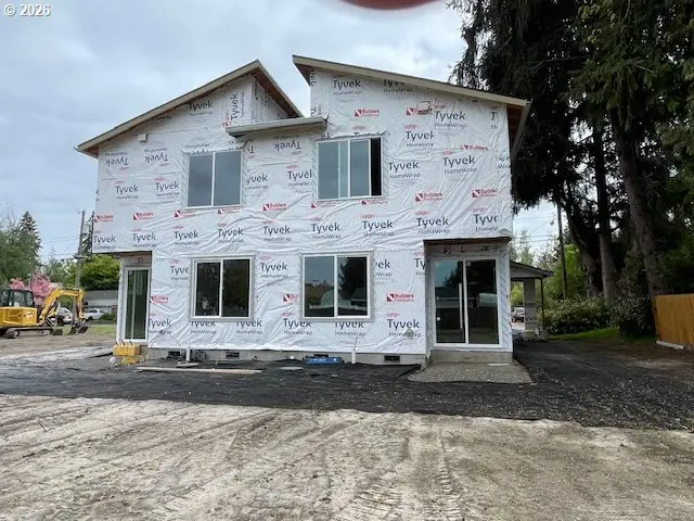 1421 NE 18th St, McMinnville, OR 97128 - #3