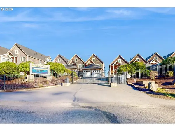 3912 Sunset Blvd #A202, Seaside, OR 97138