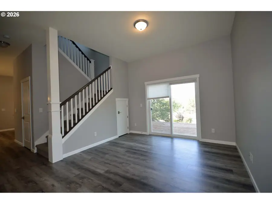 1413 E 16th St, The Dalles, OR 97058 - #3