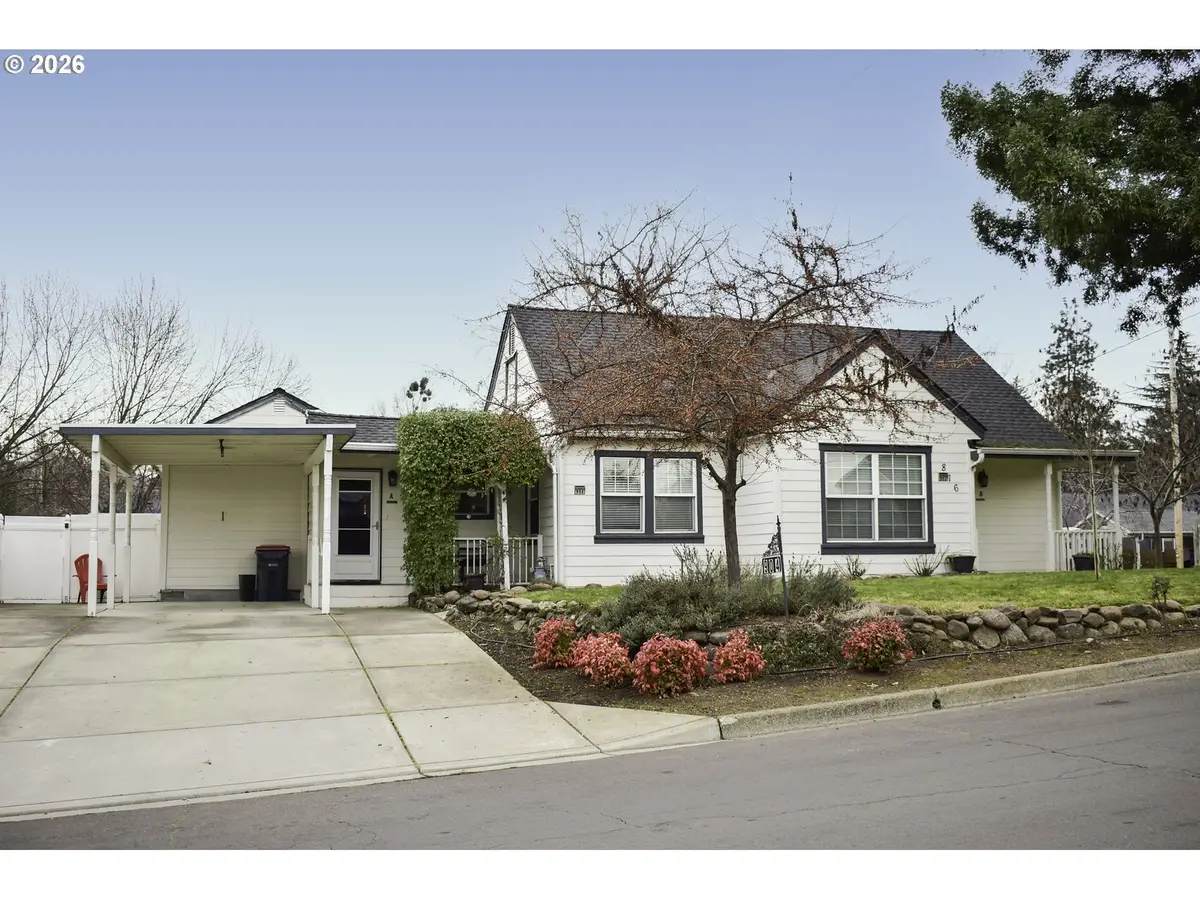 904 N Keene Way Dr, Medford, OR 97504 - #1