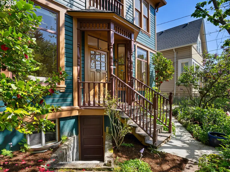 131 NE Tillamook St, Portland, OR 97212 - #3