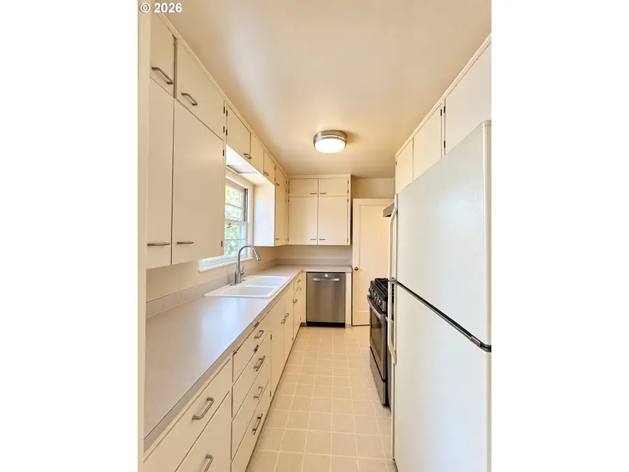 2564 NW Savier St, Portland, OR 97210 - #3