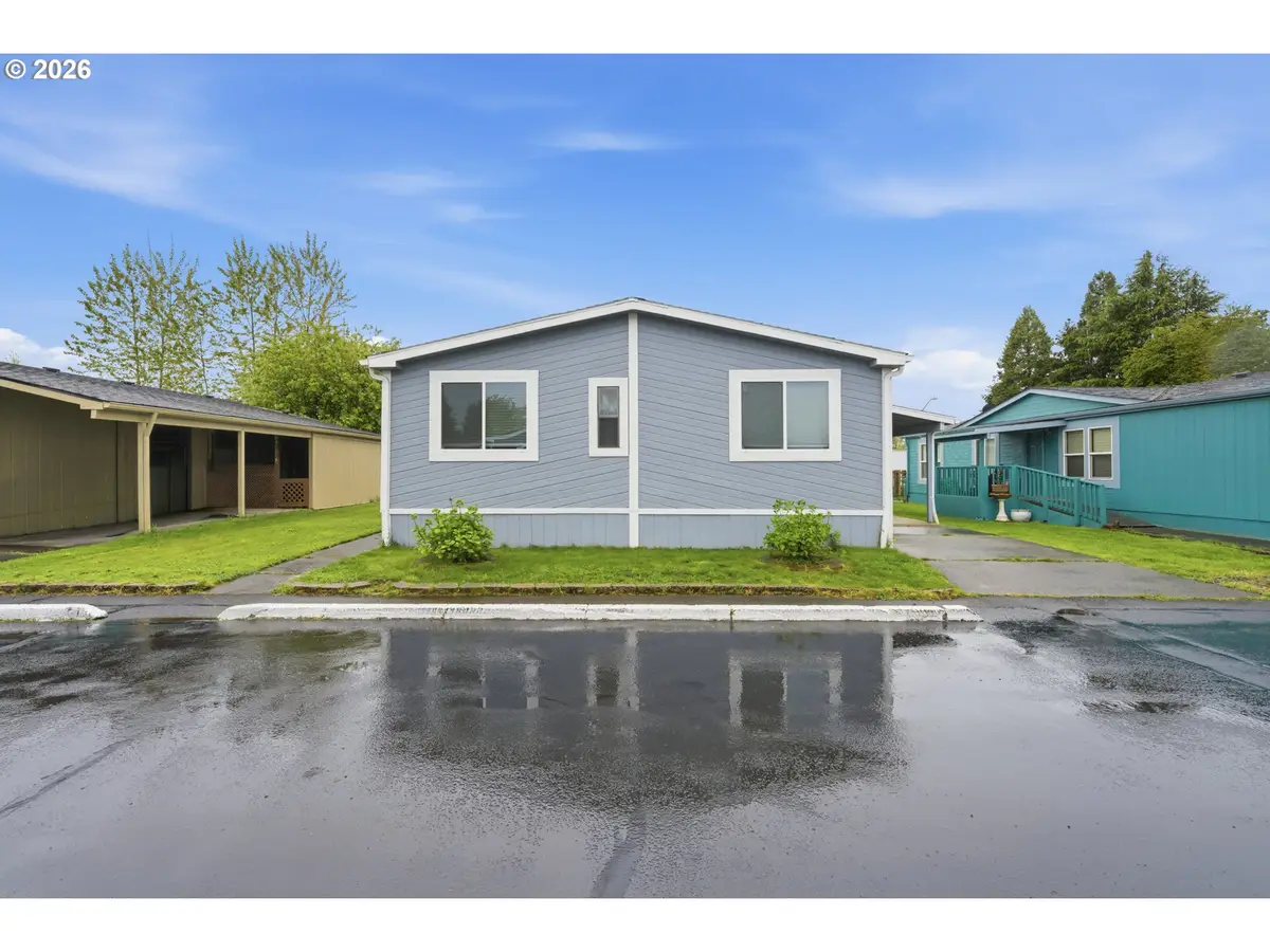 301 E Columbia Dr #7, Newberg, OR 97132 - #1