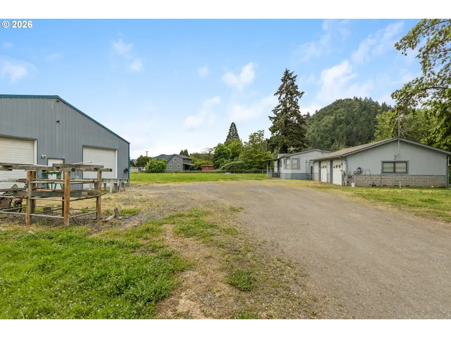 212 Dyke Rd, Dillard, OR 97432 - #3