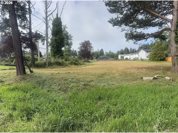 135 SW 1st St, Warrenton, OR 97146