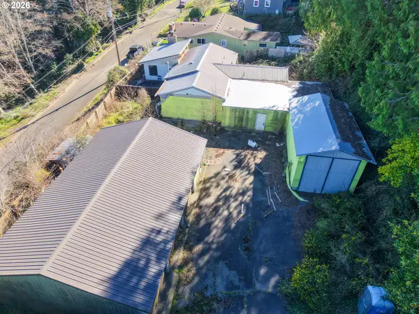 1731 S 20th St, CoosBay, OR 97420