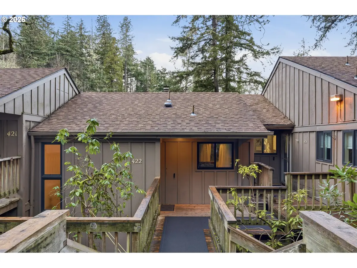 422 Stonewood Dr, Eugene, OR 97405 - Image #1