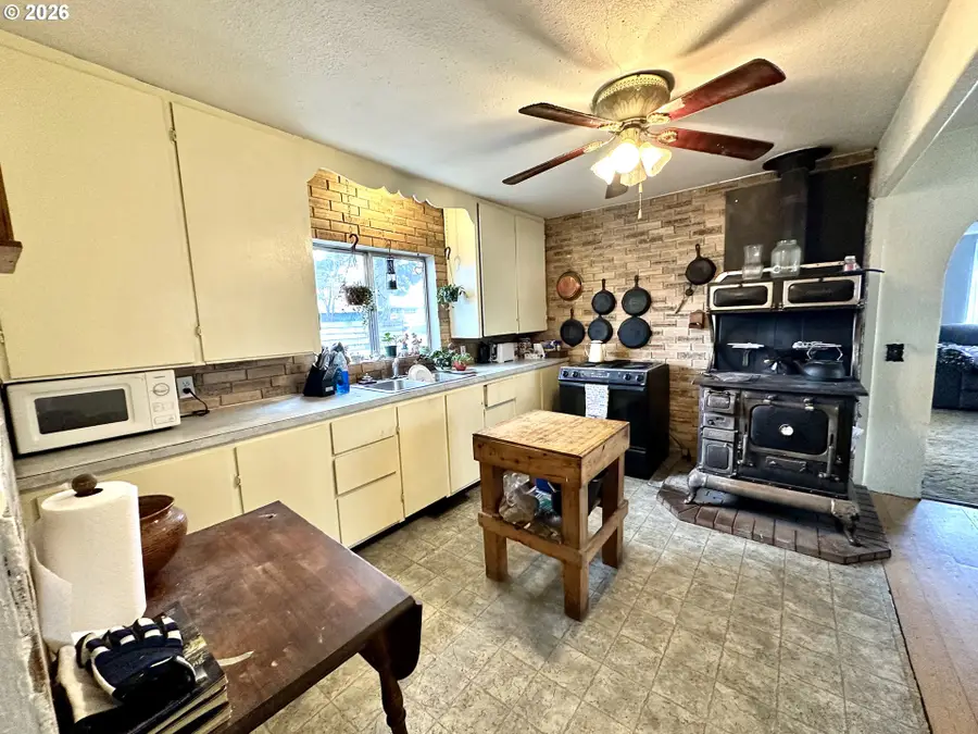 1917 Ash St, Baker City, OR 97814 - Image #3