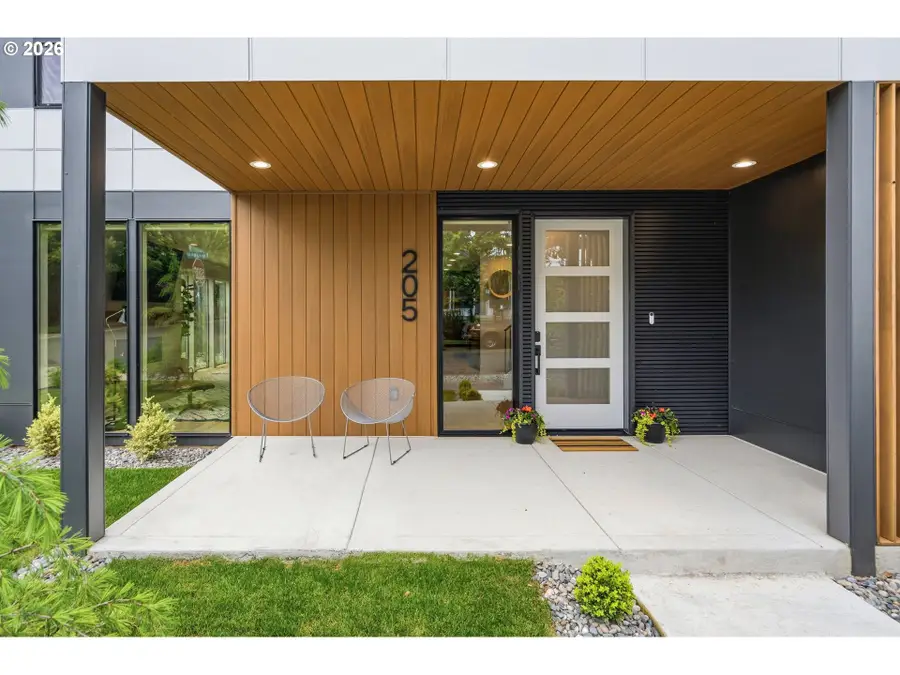 205 W 28th St, Vancouver, WA 98660 - #2