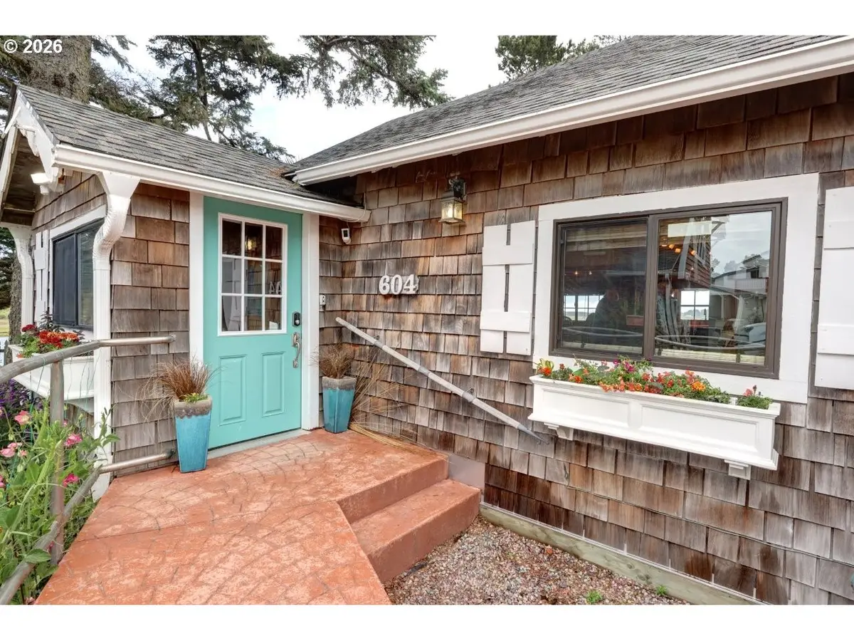 604 15th Ave, Seaside, OR 97138 - #1
