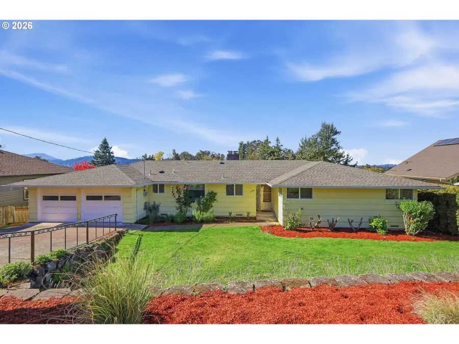 682 Sunset Dr, Springfield, OR 97477 - #3
