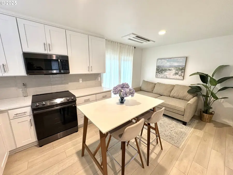 6 NE 74th Ave #unit B, Portland, OR 97213 - Image #2