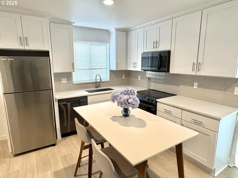 6 NE 74th Ave #unit B, Portland, OR 97213 - Image #3