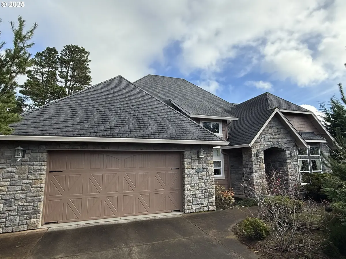 5233 Dunewood Dr, Florence, OR 97439 - Image #1