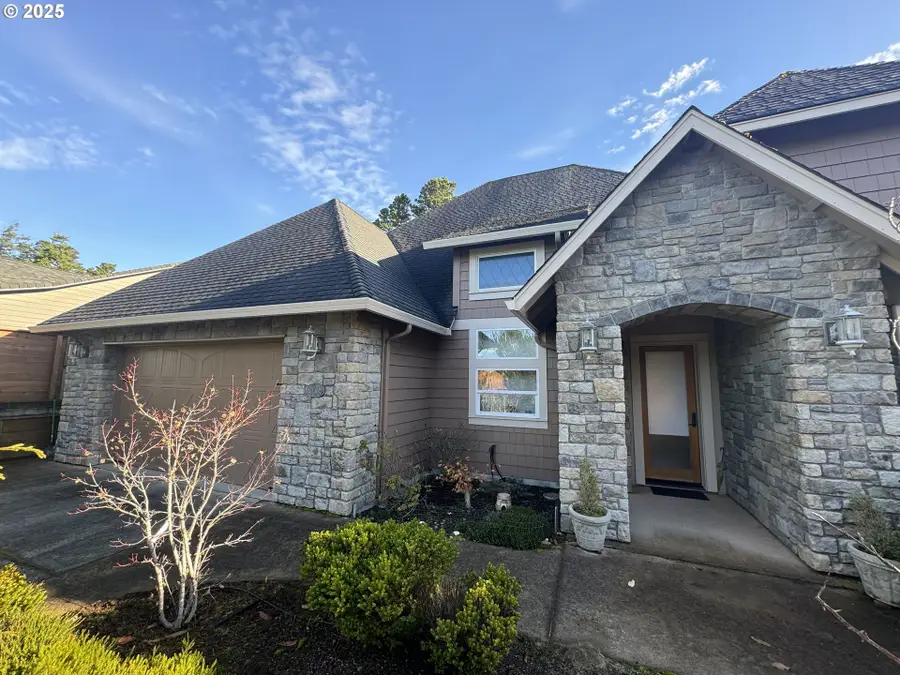 5233 Dunewood Dr, Florence, OR 97439 - Image #2
