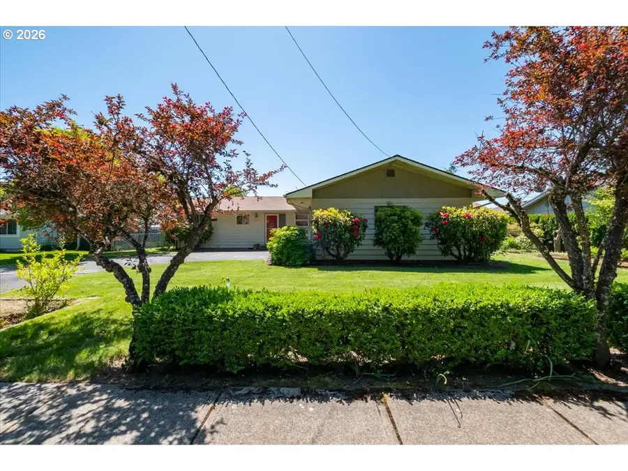 1907 SE Miller Ave, Dallas, OR 97338 - #2