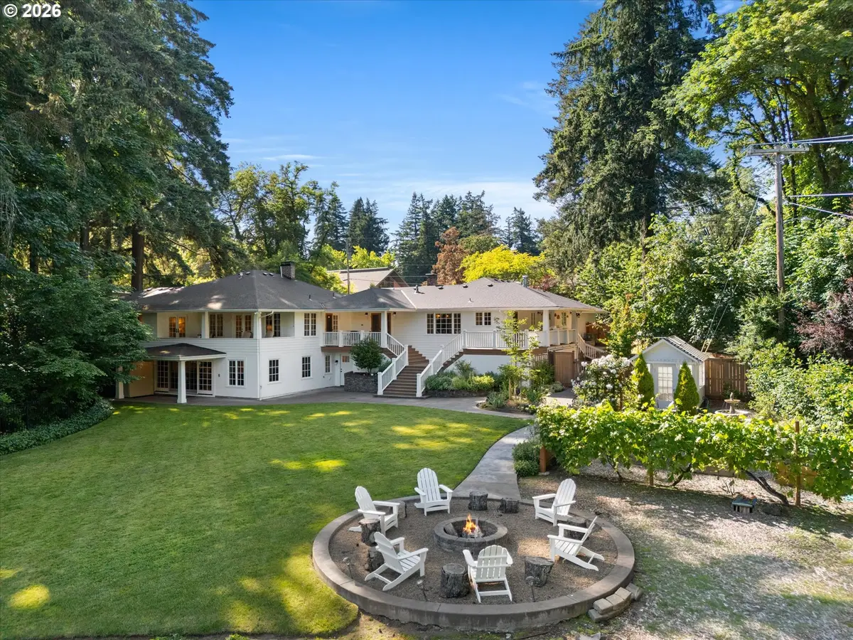 3920 Upper Dr, Lake Oswego, OR 97035 - #1
