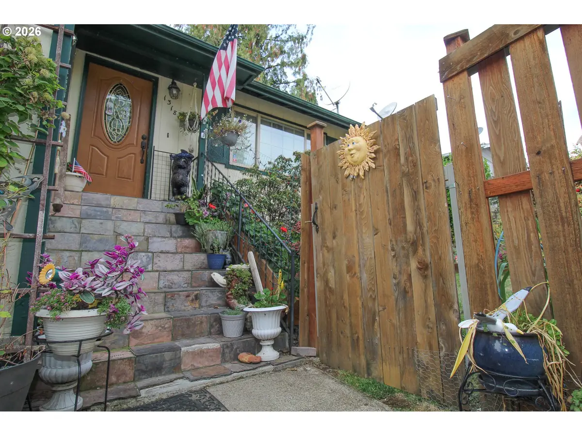 1318 NE Lincoln St, Roseburg, OR 97470 - #1