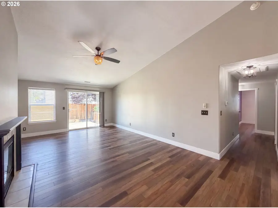 140 W 13th St, Lafayette, OR 97127 - #3
