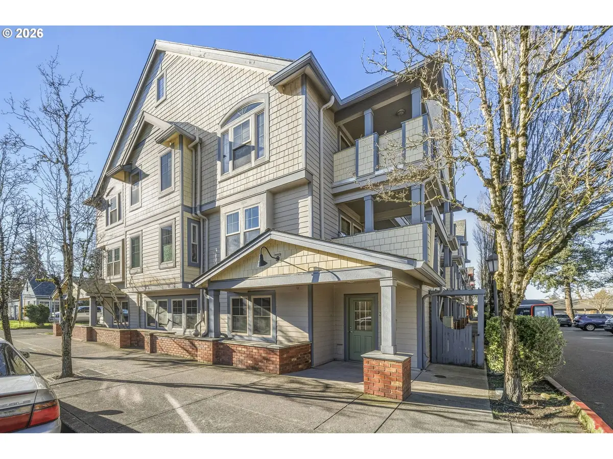 9837 NE Irving St #302, Portland, OR 97220 - Image #1