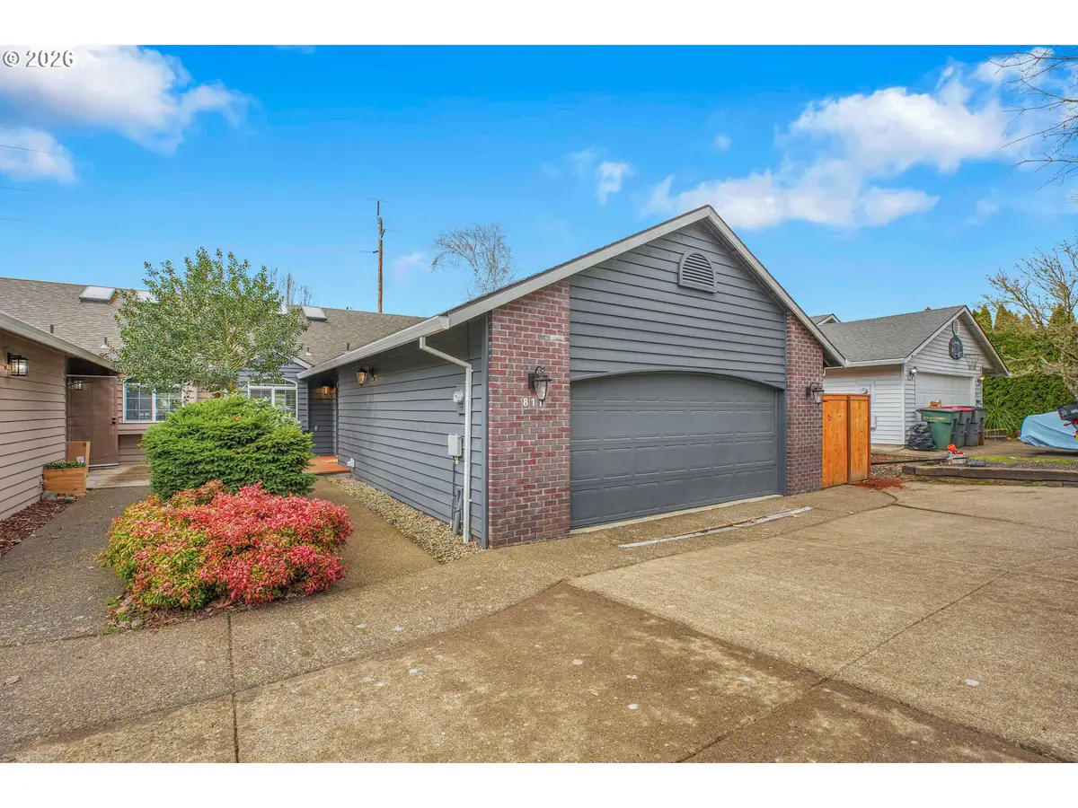 811 NW Meadows Dr, McMinnville, OR 97128 - #1