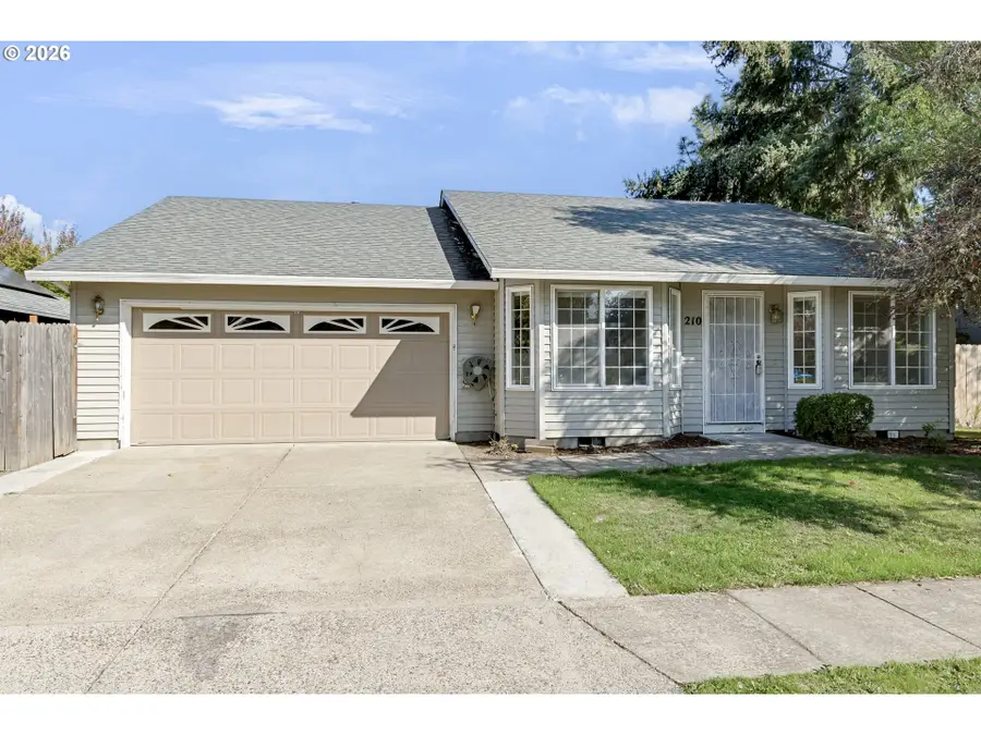210 S Meredith Dr, Newberg, OR 97132 - #2