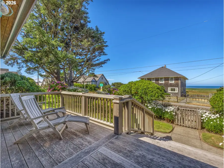461 S Ocean Ave, Gearhart, OR 97138 - #3