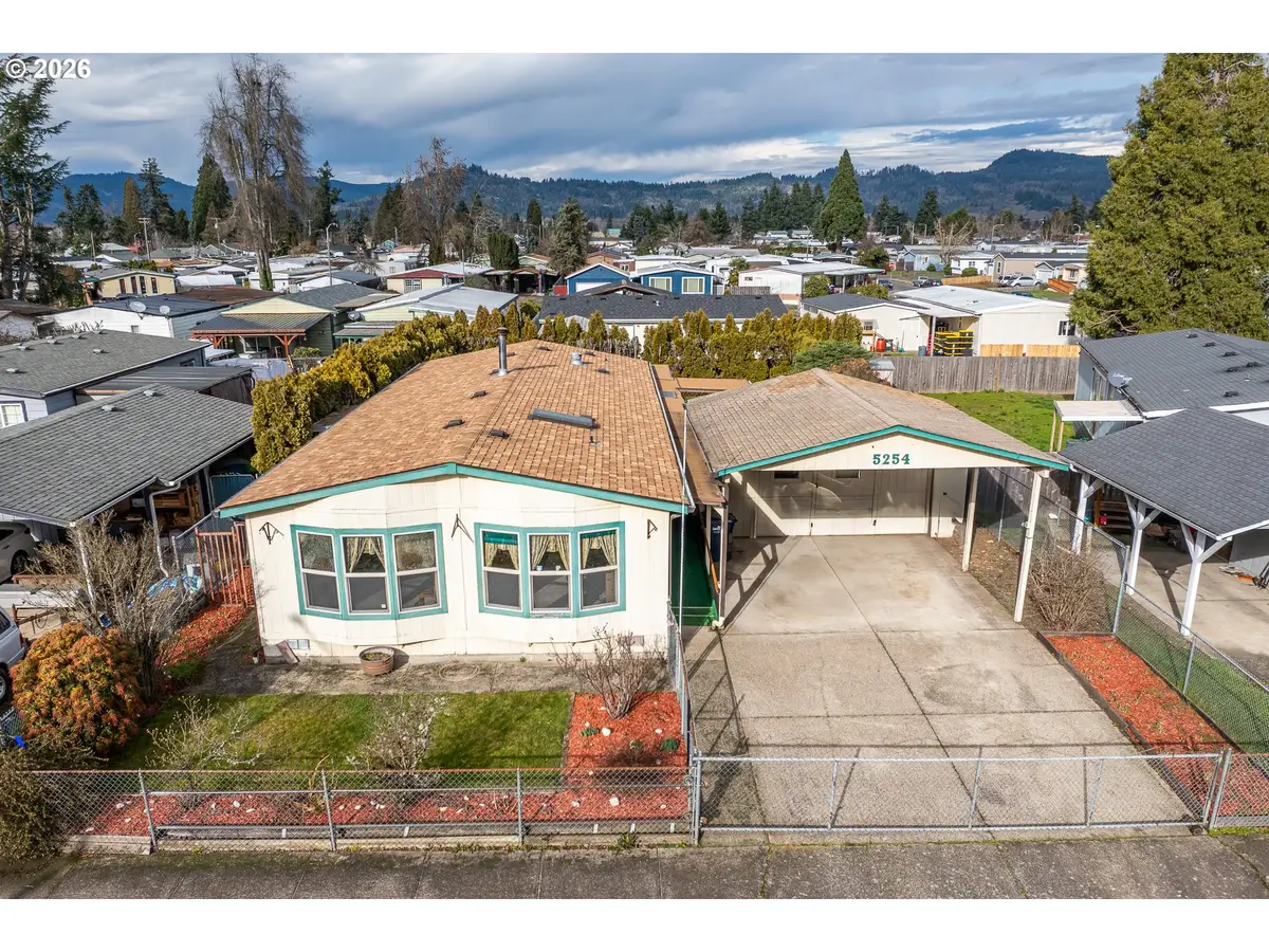 5254 Forsythia Dr, Springfield, OR 97478 - Image #1