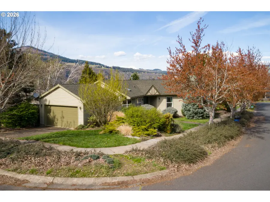 556 Forestview Dr, Hood River, OR 97031 - #2