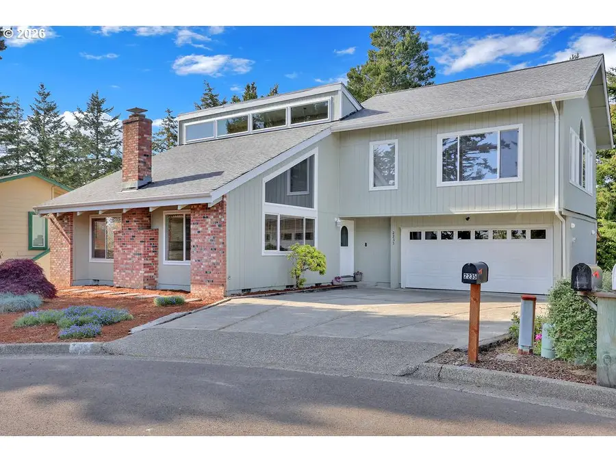 2235 10th St, Florence, OR 97439 - #2