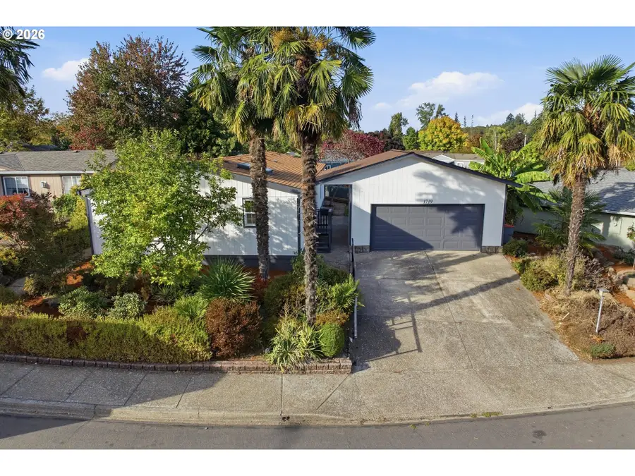 1719 NW Poppy Hills Dr, McMinnville, OR 97128 - #2