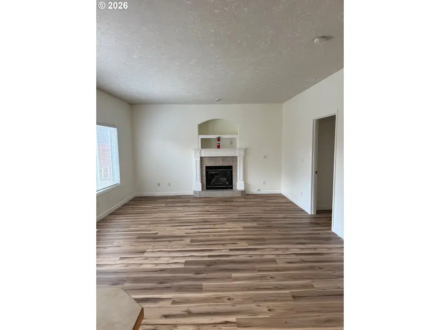 1987 NW 17th St, Gresham, OR 97030 - #2