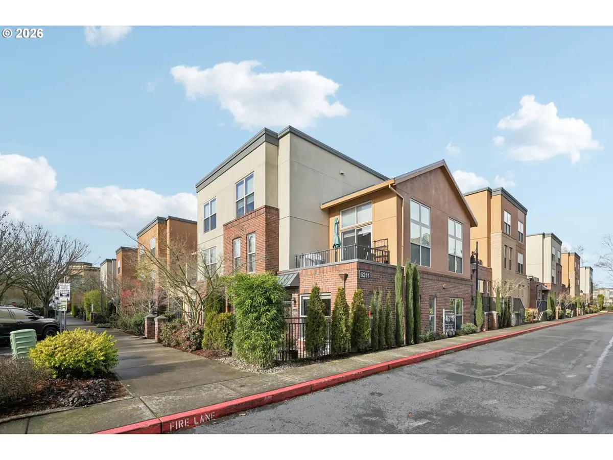 6299 NE Carillion Dr, Hillsboro, OR 97124 - Image #1